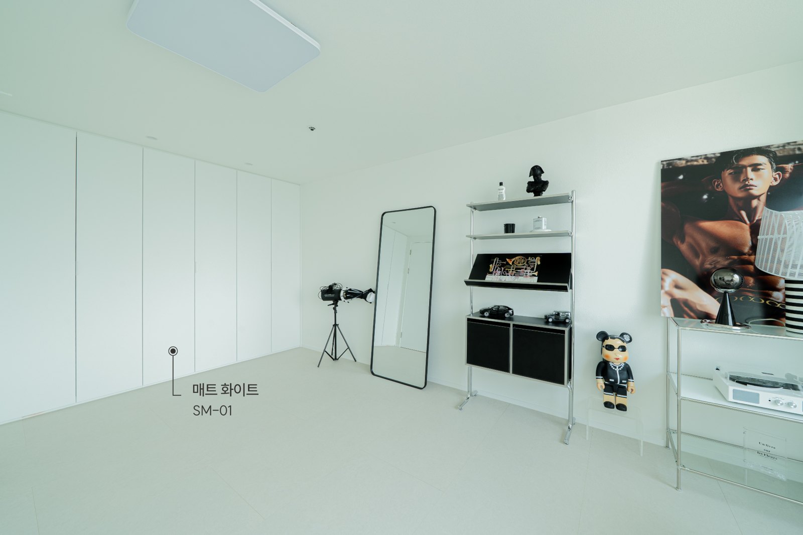 예림보드 LUX 매트 화이트 SM-01 붙박이장 — 55평 아파트 게스트룸